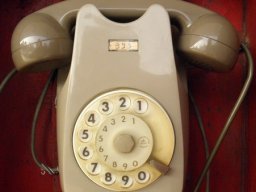 016_il vecchio telefono